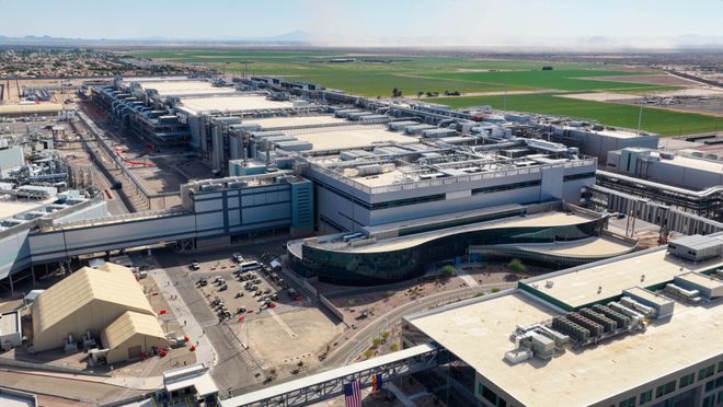 亮相！华人CEO打响关键一战英特尔杀回来了麻将胡了2模拟器试玩全球首款18nm芯片(图4)